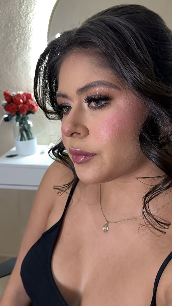 Bridal makeup by Espinoza Beauty in Los Cabos