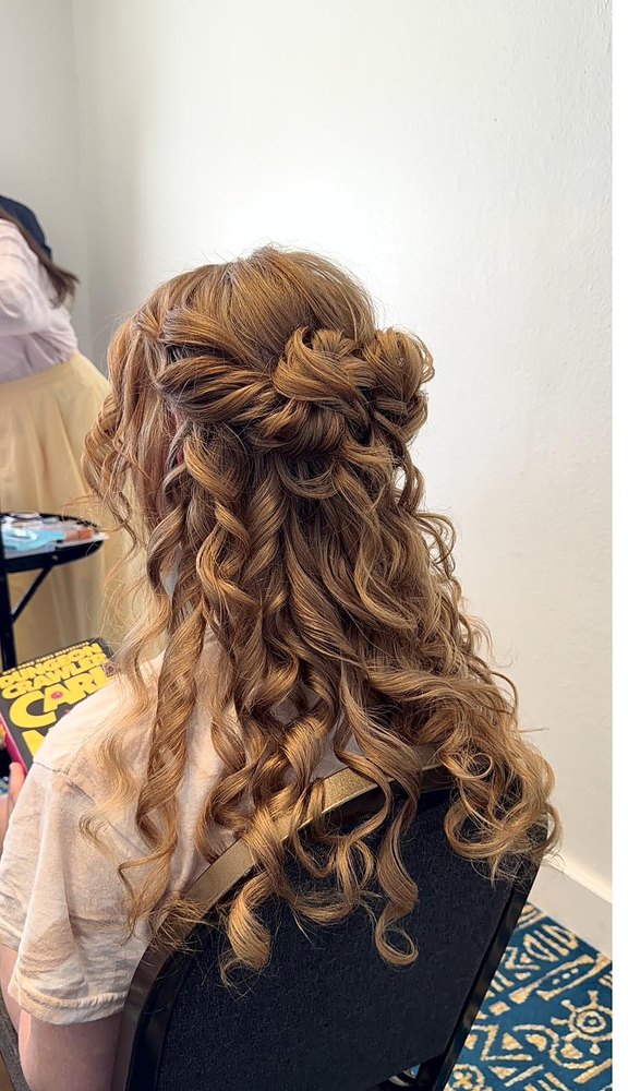 Bridal hairstyle by Espinoza Beauty in Los Cabos