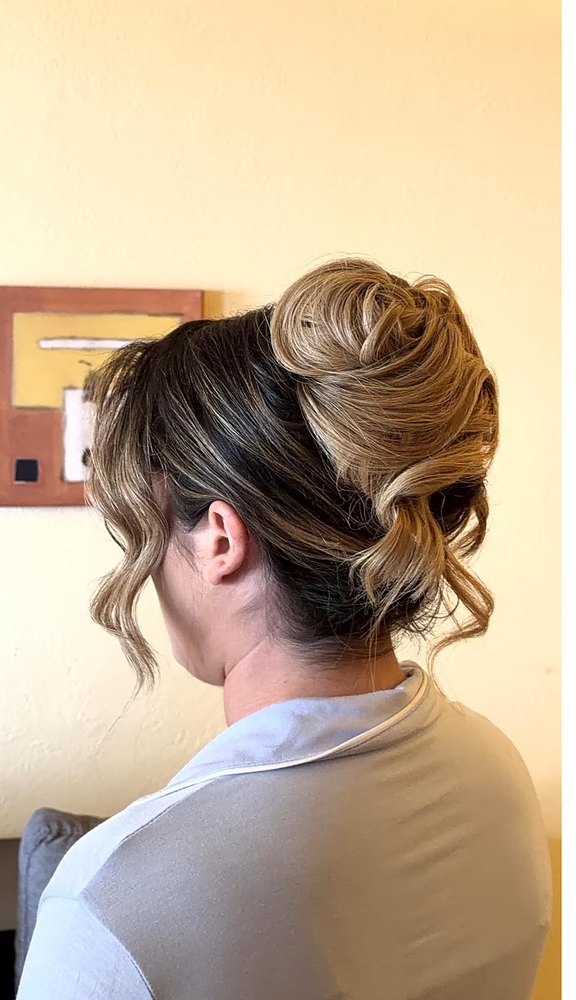 Bridal hairstyle by Espinoza Beauty in Los Cabos